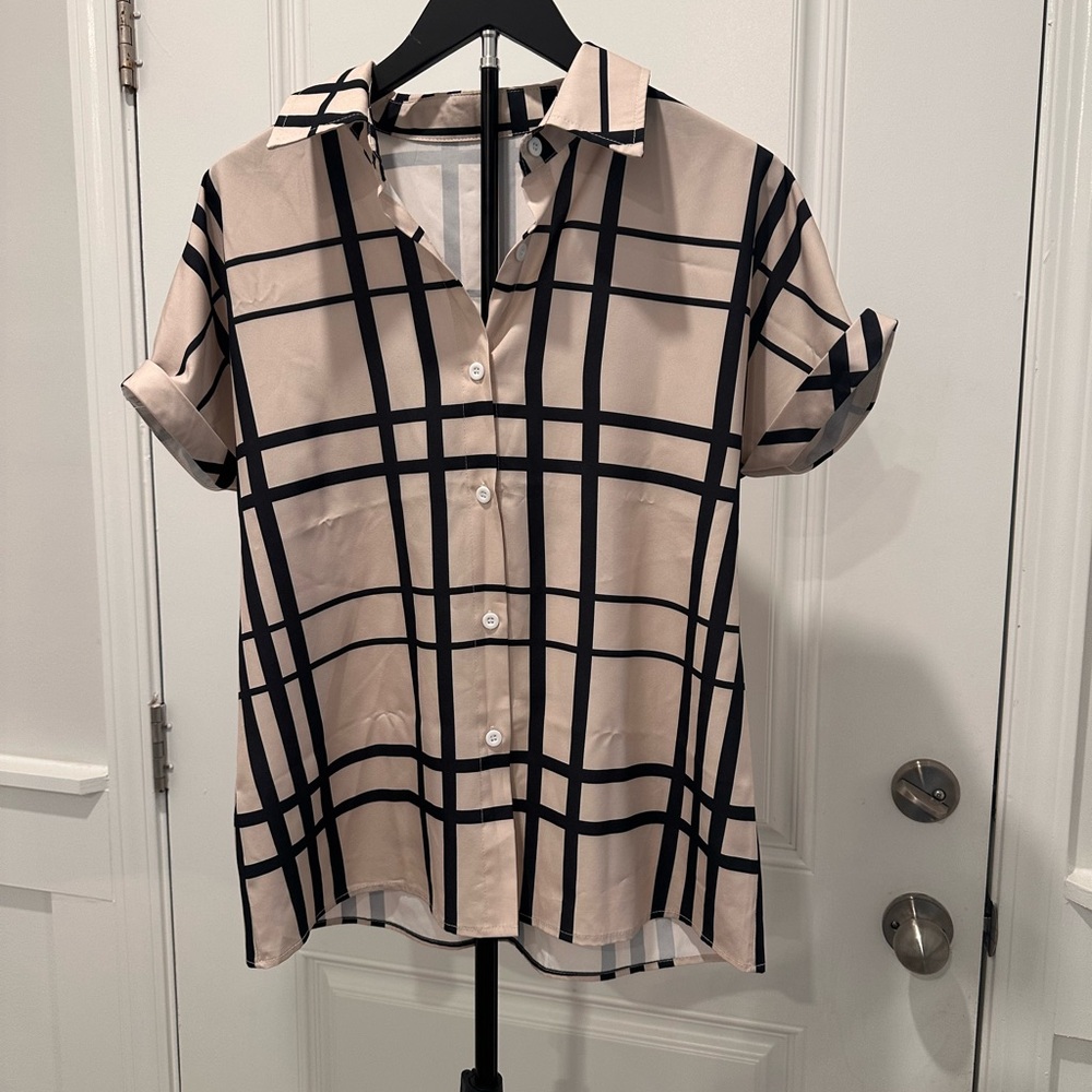 Stylish Checkered Blouse - Black and Cream